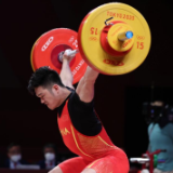 海报丨第12金！石智勇破世界纪录夺得举重男子73公斤级金牌