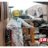 抗疫中逆行风景线丨为张家界核酸检测工作送上“及时电”