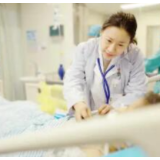 一针55万元背后：“无药可医”的罕见病该怎么治？