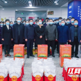 长沙市总工会把温暖送到职工心坎上