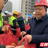 省总工会“两节”送温暖 关心关爱困难职工