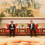 海南省政府代表团来湘考察 张庆伟会见冯飞 毛伟明主持座谈会