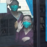 来时毫不犹豫 去时最高礼遇——60秒回顾部分援沪医疗队驰援与撤离