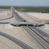 第三条进出新疆高速公路通车 为野生动物留出专属通道