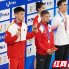 中国选手何烽夺得武术散打男子70公斤级金牌