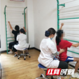 脊柱侧弯手术风险大 早期保守治疗矫正效果好
