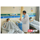 小伙送朋友就诊 被查出结石从“陪护”变病友