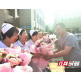 郴州：临武县致敬一线白衣天使
