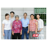 儿女“偷偷”回家拍全家福 癌症晚期父亲脸上露出了笑容