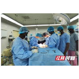 援非日记：救治巨结肠患儿 我们又创造了一个第一