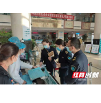 省卫生计生综合监督局中医与妇幼卫生监督处一行到岳阳开展“回头看”检查