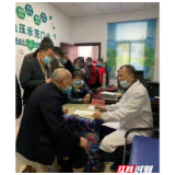 岳阳临湘市云湖街道社区卫生服务中心开展糖尿病宣教义诊活动