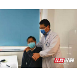 穿衣梳头困难 晚上肩痛加剧？医生：警惕肩周炎