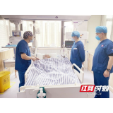 “铁拳”当锤子用 七旬老汉修羊圈后住进重症病房