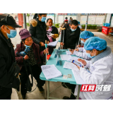 岳阳临湘市桃林镇中心卫生院为重点人群开展健康体检活动