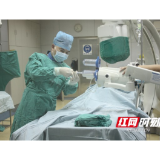 右手食指缺失的介入科医生许顺驰 负重20公斤铅衣与辐射相守