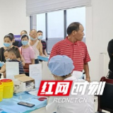 筑牢全民免疫屏障——屈原妇幼保健院加班加点接种疫苗