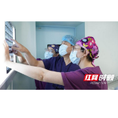 眼睛长肿瘤 2名小患者不约而同赴四川爱尔找名医