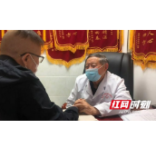眼睑浮肿发展到慢性肾衰竭 肾病治疗需尽早