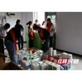 岳阳临湘市卫生健康局：“医”者仁心送关爱 密切党群鱼水情