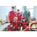 弘扬尊老敬老爱老美德 长沙东大肛肠医院为百岁老人庆生