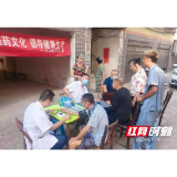 岳阳市君山区许市镇卫生院开展中医药进社区义诊活动