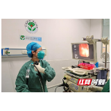 鸽子蛋大小血块堵住气道 医生巧手打通患者呼吸之路