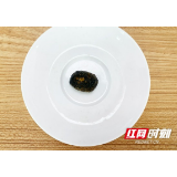 女子误把吃素当健康饮食 直至腹部突发剧痛就医才知患胆囊结石