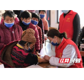 岳阳市华容县：中医团队下基层 健康义诊暖人心