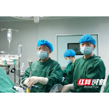 娭毑霸蛮忍耐腹痛五年 不料胆囊养出上百颗“小绿豆”