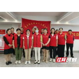 岳阳楼区东站社区举办“守护居民健康,社区保驾护航”体检活动