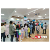 金盆岭三真社区卫生服务中心开展“全国儿童预防接种日”宣传活动