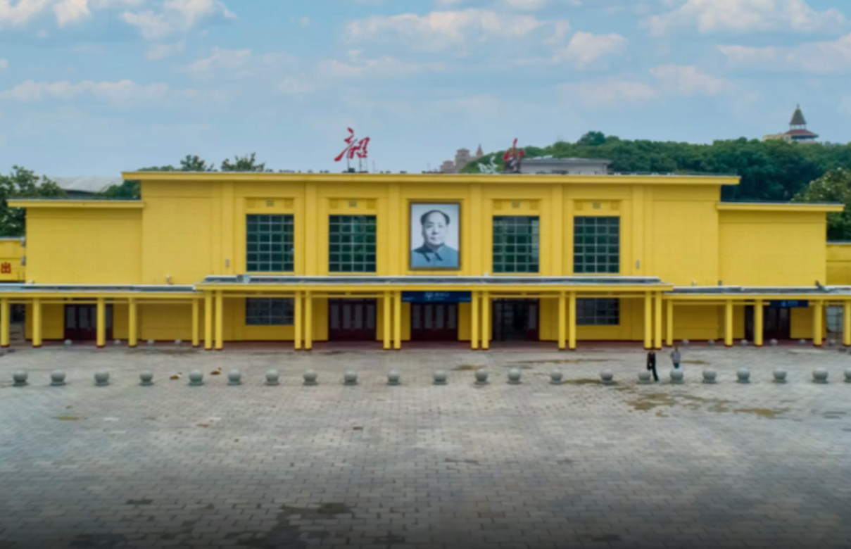 红色小站丨复古的韶山火车站这么拍照高级又好看