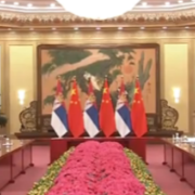 习近平会见武契奇：我们的铁杆朋友关系经受了风云变幻的考验