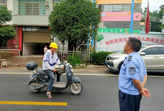 武冈市龙溪镇：多措并举开展道路交通安全整治行动