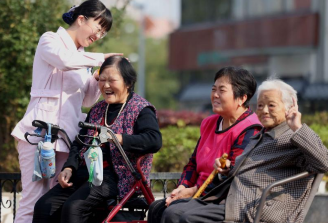 紧缺职业！这个战略合作鼓励年轻人加入养老照护师队伍