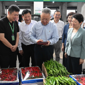 沈晓明检查节假日期间城市运行安全及市场保供情况