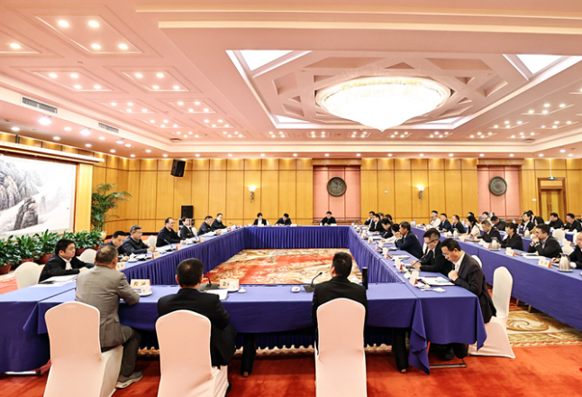 毛伟明赴深圳学习考察并与湘商代表座谈