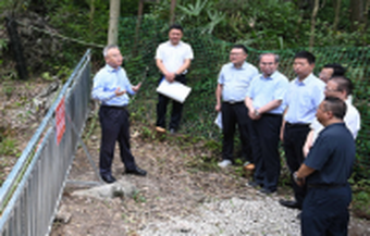 沈晓明赴慈利县督导天坑溶洞污染整治工作