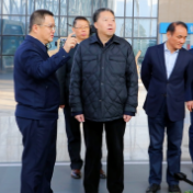 毛万春在湘科集团调研