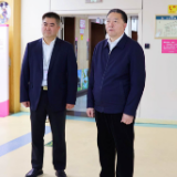 毛万春在省妇幼保健院调研