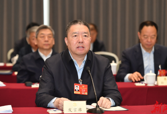 毛万春等住湘全国政协委员参加小组会议