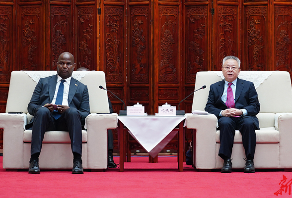 沈晓明会见莫桑比克总统查波一行