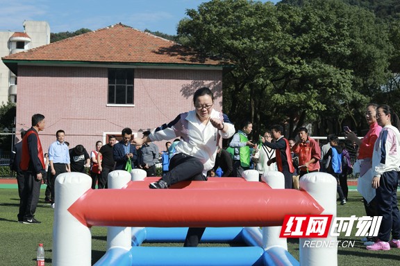 民生 正文红网时刻湘西10月21日讯(通讯员 尹海霞 摄影 贺畅 雷继红)