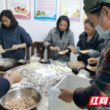 凤凰联通：赶制水饺慰问长期奋战在一线员工