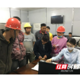 建行湘西州凤凰支行主动上门为农民工办理工资卡