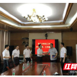 虢正贵看望吉首大学张家界校区科技工作者