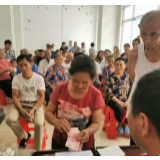 永顺：青坪镇易地扶贫搬迁安置区群众喜领入股分红