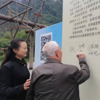 湘西州军干所：为离退休军干传达州第十二次党代会精神