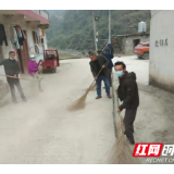 永顺：洞坎河村积极清扫村级道路助推同心美丽乡村建设